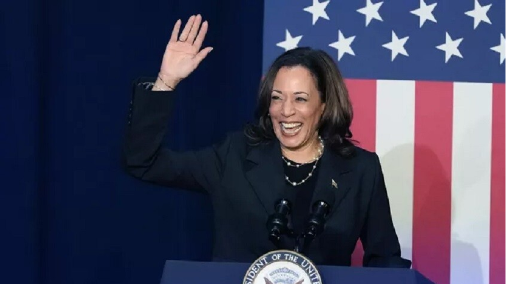 هاريس تتهم نتنياهو بجر ترامب إلى حرب إيران