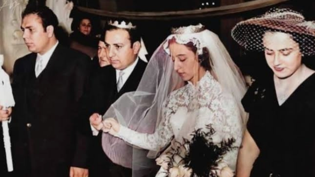 صورة من الزمن الجميل.. هكذا أطلت فيروز في يوم زفافها!