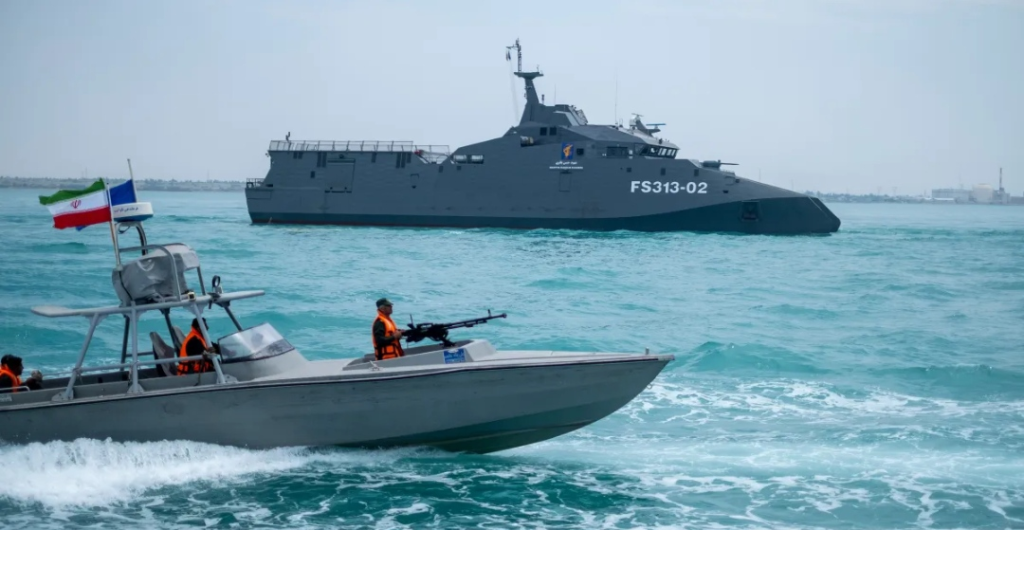 إيران: “أولوية عبور بمضيق هرمز للسفن الدافعة للرسوم”