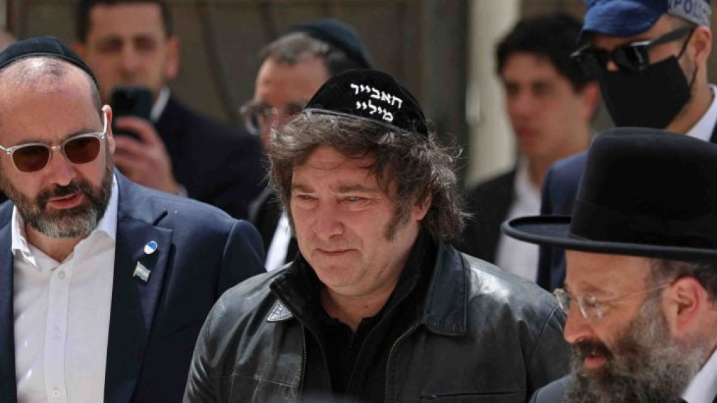 ميلي يصل إسرائيل لافتتاح سفارة الأرجنتين في القدس