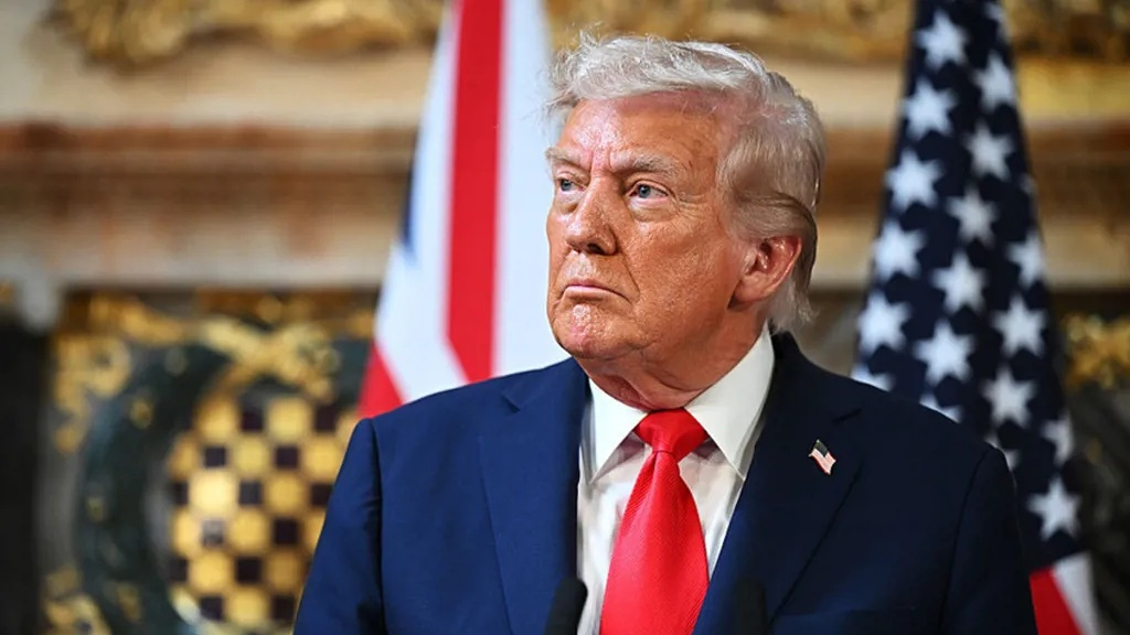 السيطرة على سفينة شحن إيرانية في خليج عُمان ما القصة !؟: