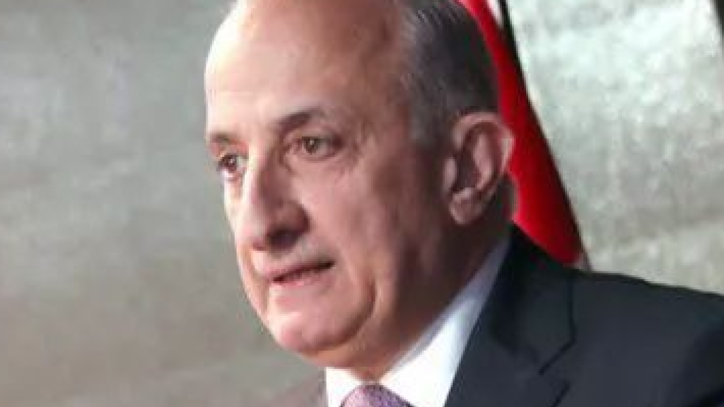 الشريف للمشنوق: من يدفع ثمن موقفه ليس كمن تُلاحقه الملفات