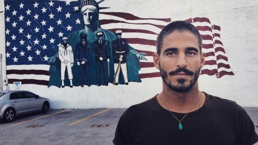 تبرئة صحافي أمريكي-كويتي بعد توقيفه على خلفية تغطية الحرب