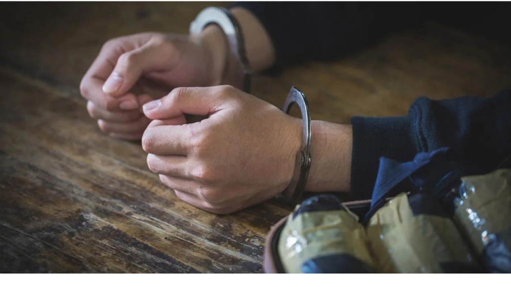 تفكيك شبكة دولية لتهريب المخدرات وضبط كميات من الكوكايين مخبأة باحتراف