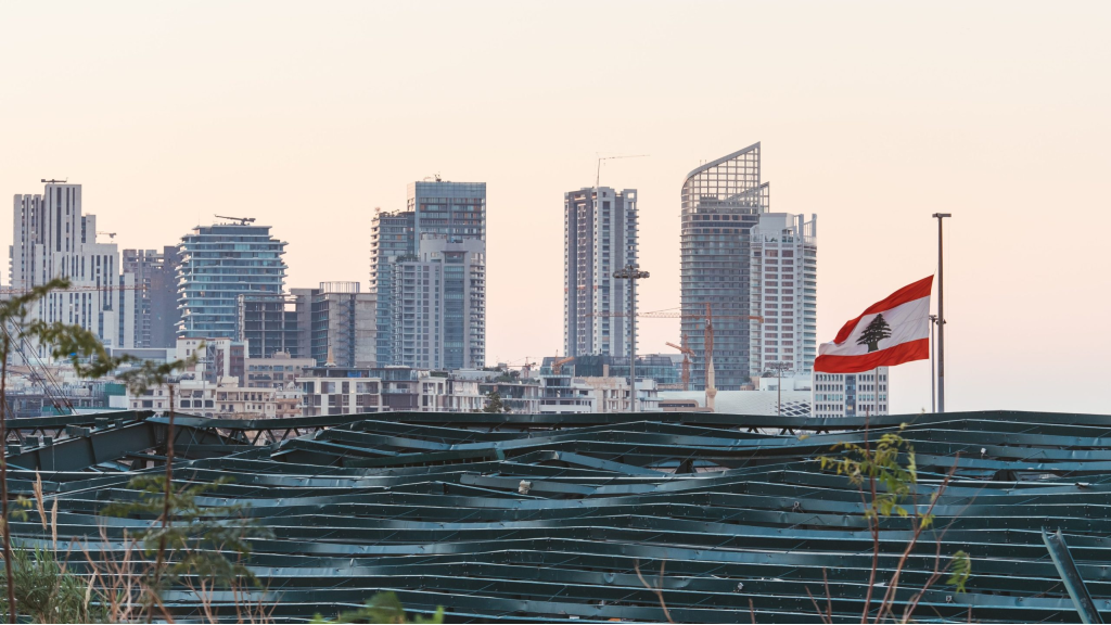 باريس تدخل من باب 