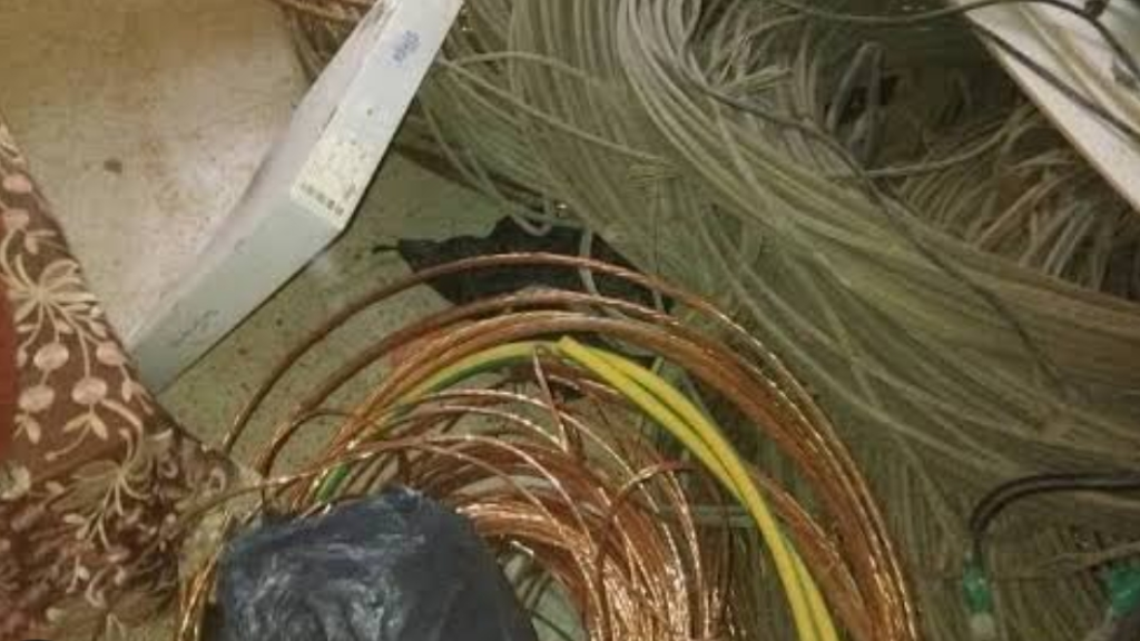 توقيف عصابة سرقة أسلاك كهربائية في الجميزة