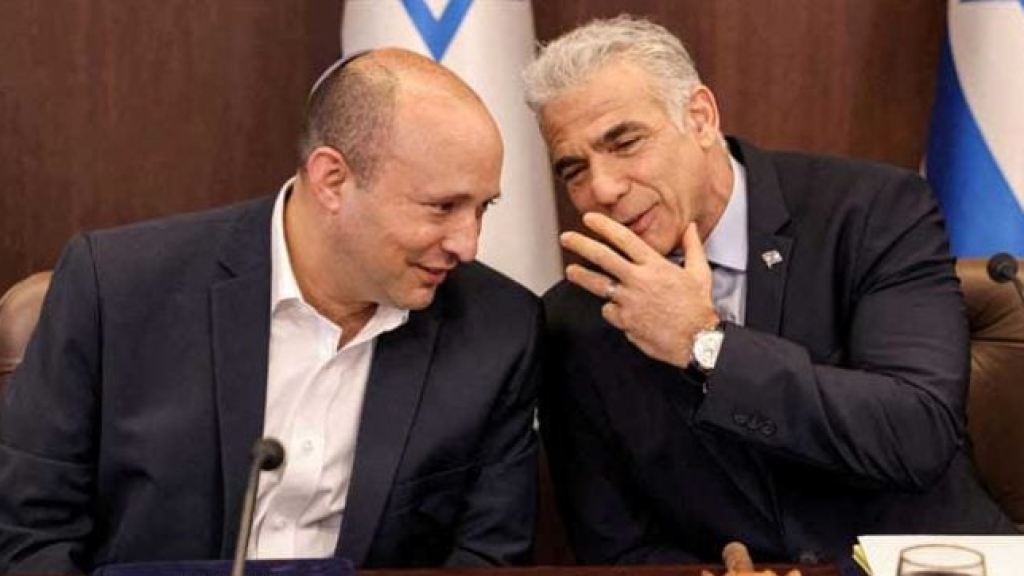 إسرائيل.. دمج حزبي بينت ولبيد لخوض الانتخابات والمعارضة ترحب