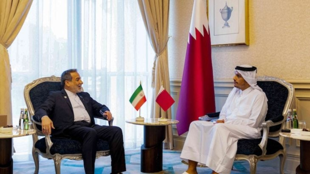رئيس وزراء قطر يؤكد لعراقجي ضرورة فتح الممرات البحرية وعدم استخدامها كورقة ضغط أو مساومة
