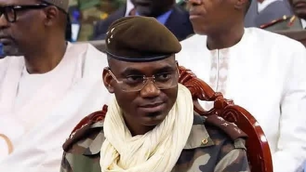 حكومة مالي: هجوم لجماعة متمردة يودي بحياة وزير الدفاع (فيديو)