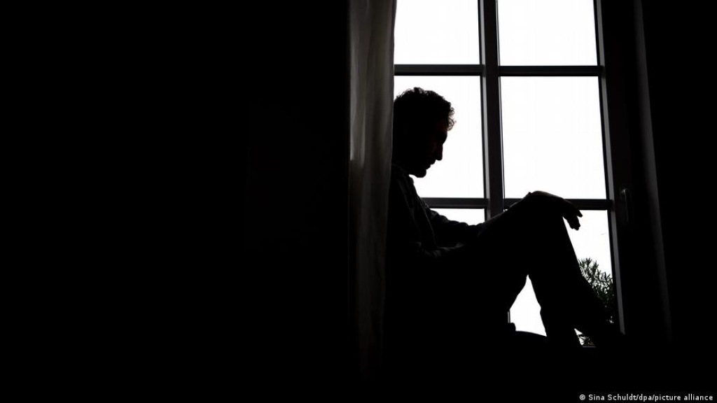 عواقب شعور الرجل بنقص رجولته على نفسه وعلى المجتمع