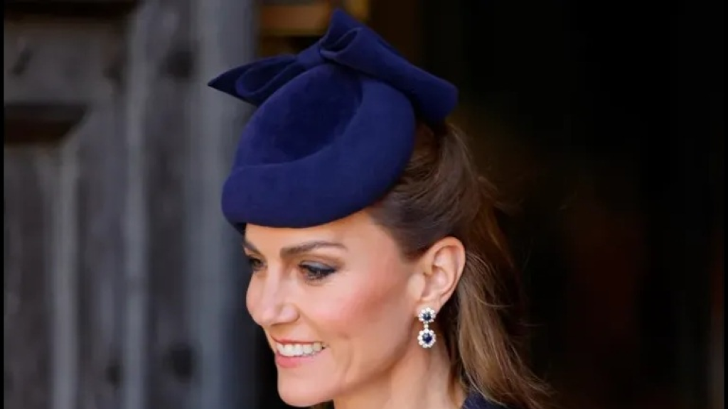  بإطلالة تحمل عبق التاريخ.. كيت ميدلتون تخطف الأنظار في يوم 