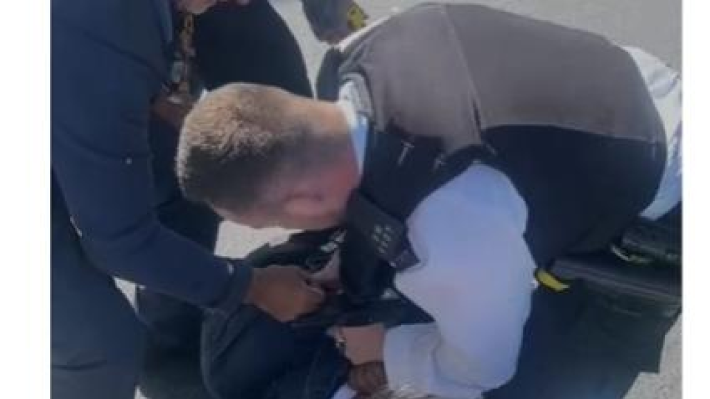 طعن اثنين من الحريديم خارج كنيس يهودي في لندن (فيديو)