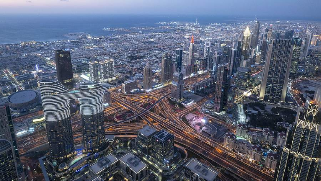 الحرس الثوري الإيراني: الإمارات تبدأ بمصادرة ممتلكات المواطنين الإيرانيين