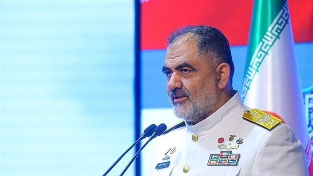 قائد البحرية الإيرانية يعد بكشف 