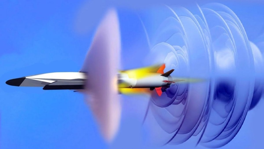 لأول مرة في المنطقة... واشنطن تدرس نشر صاروخ فرط صوتي