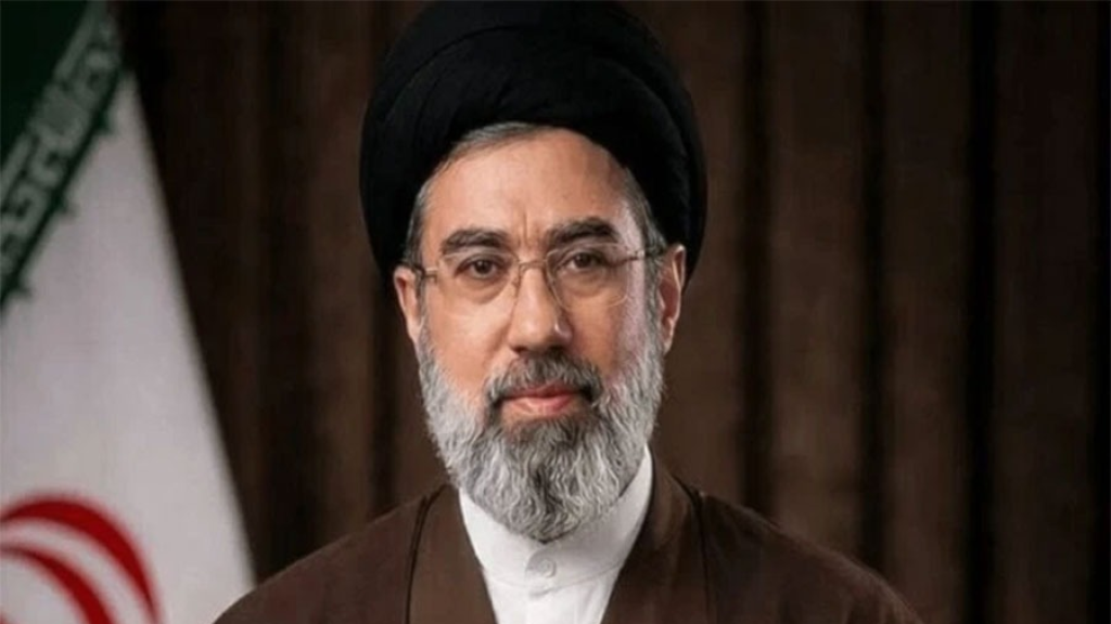 السيد مجبتى الخامنئي: إيران ستمنع استغلال الأعداء للممر المائي في هرمز 