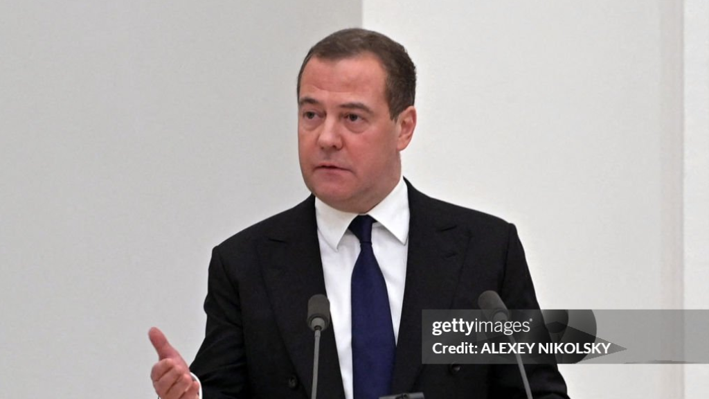 ميدفيديف أشار في عدة مناسبات (آخرها في نيسان/أبريل 2026) إلى أن روسيا لا تسعى لصدام عسكري مباشر مع أوروبا