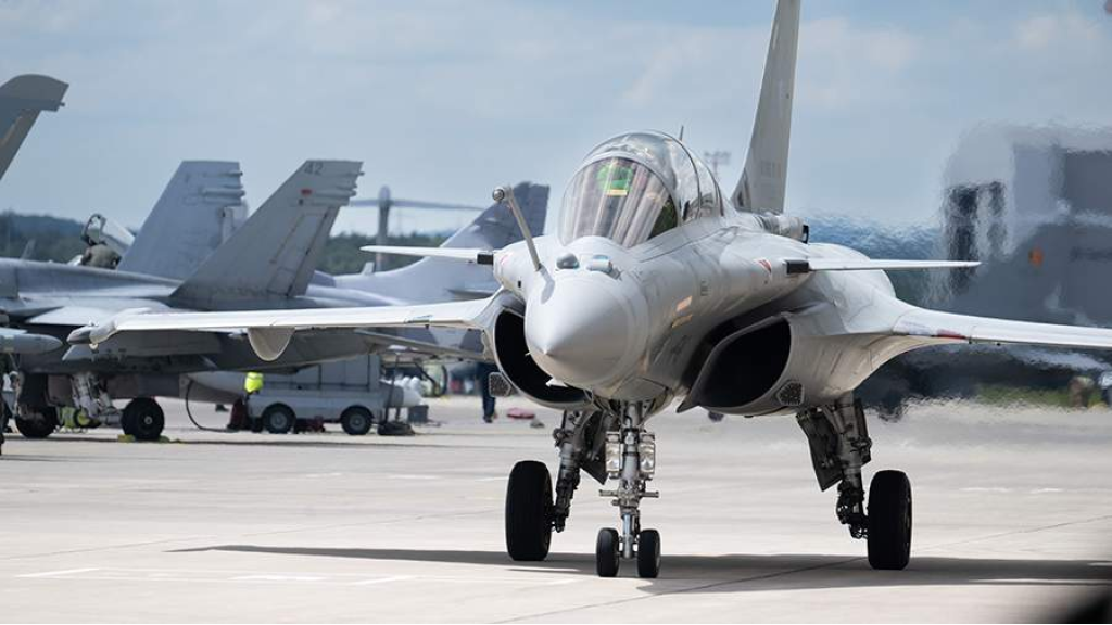 بوليانسكي يوصف بأن خطط فرنسا وبولندا لإجراء مناورات عسكرية هي استعدادات للحرب