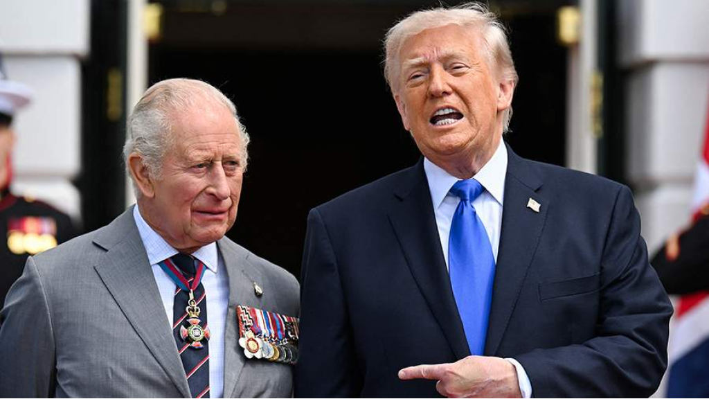  ترامب يحث ستارمر على أن يحذو حذو الملك تشارلز الثالث