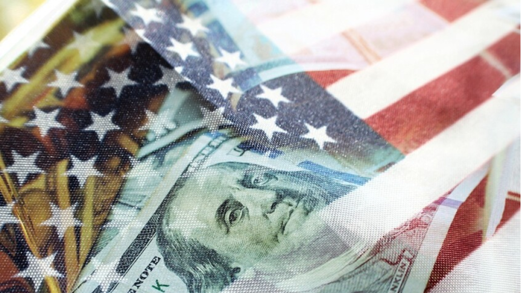 الدين الوطني الأمريكي يتجاوز 100% من الناتج المحلي الإجمالي: تحذيرات من 
