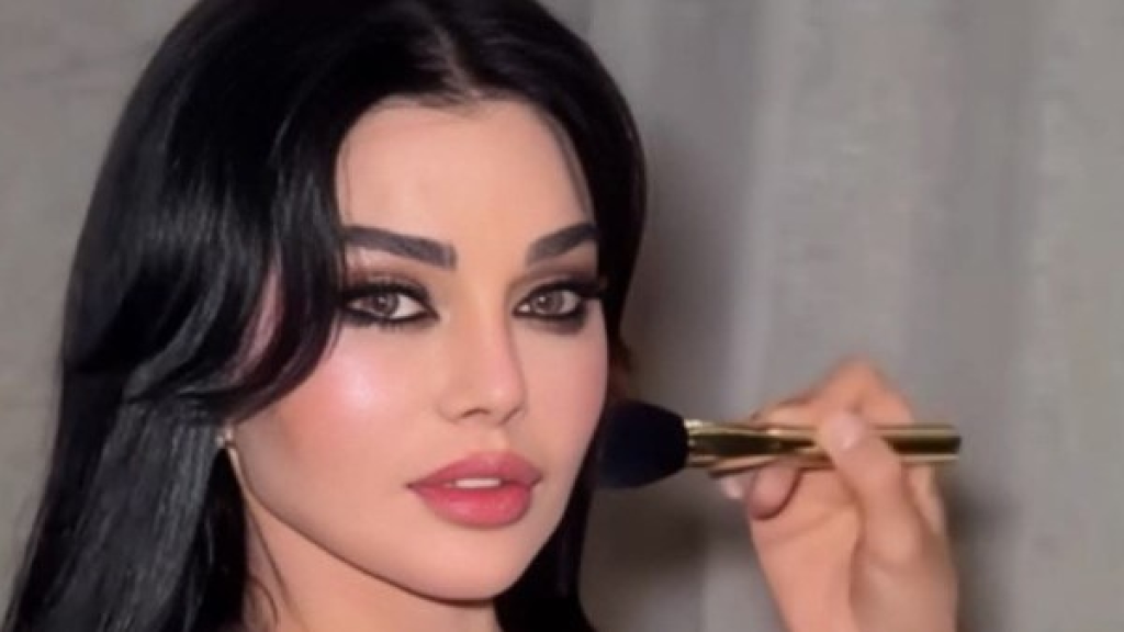 هيفاء وهبي تثير الجدل بجمبسوت شفاف (صور)