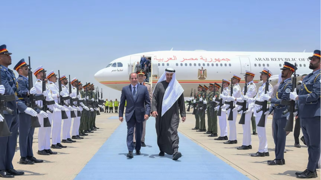 السيسي من أبوظبي: أمن الإمارات خط أحمر.. ومصر لن تسمح بتهديد استقرار الخليج