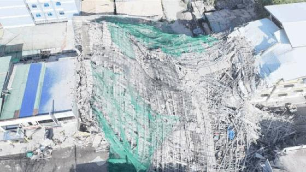 عشرات العمال تحت الأنقاض.. انهيار مبنى قيد الإنشاء في الفيليبين