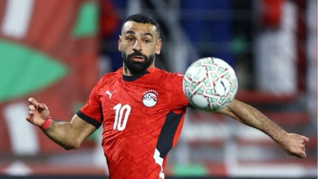 صلاح يطارد الأرقام والمجد.. هل يقود مصر لأول انتصار في كأس العالم؟