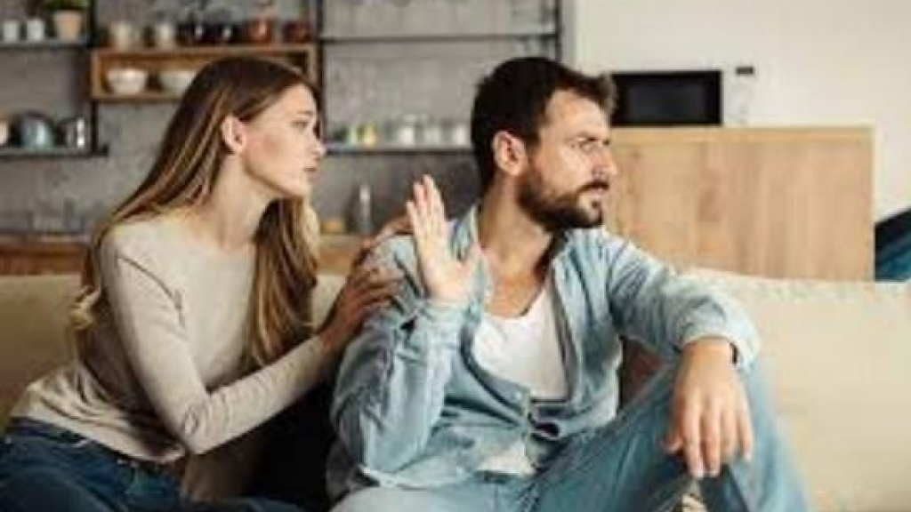 هل الصمت في الخلافات الزوجية حل أم مشكلة؟.. إخصائي صحة نفسية يوضح