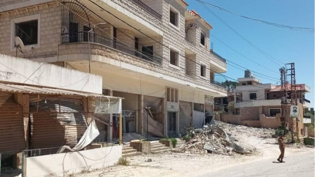  إسرائيل تنسحب من بلدة دبين في جنوب لبنان.. والجيش اللبناني يقوم بفتح الطريق!