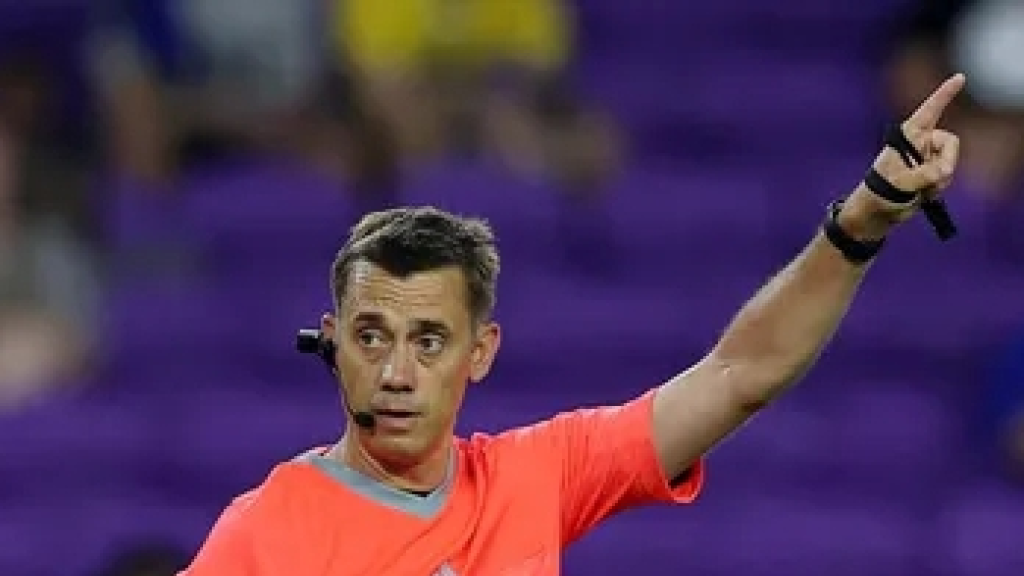 مكافآت قياسية تنتظر حكام كأس العالم 2026 وحكم النهائي يحصد الجائزة الكبرى