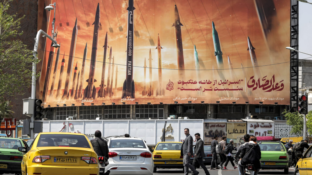 مصدر يبين سبب توجه شخصيات قطرية لإيران صباح الأحد