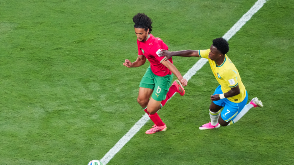 من مدرجات مونديال روسيا 2018 إلى إبهار العالم أمام البرازيل.. من هو أيوب بوعدي