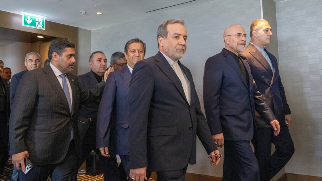 قاليباف وعراقجي يتوجهان إلى سلطنة عمان لبحث ترتيبات إدارة مضيق هرمز