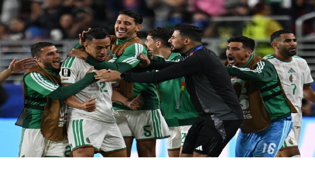 الجزائر تهزم الأردن وتعزز آمالها بالتأهل للدور الثاني من مونديال 2026
