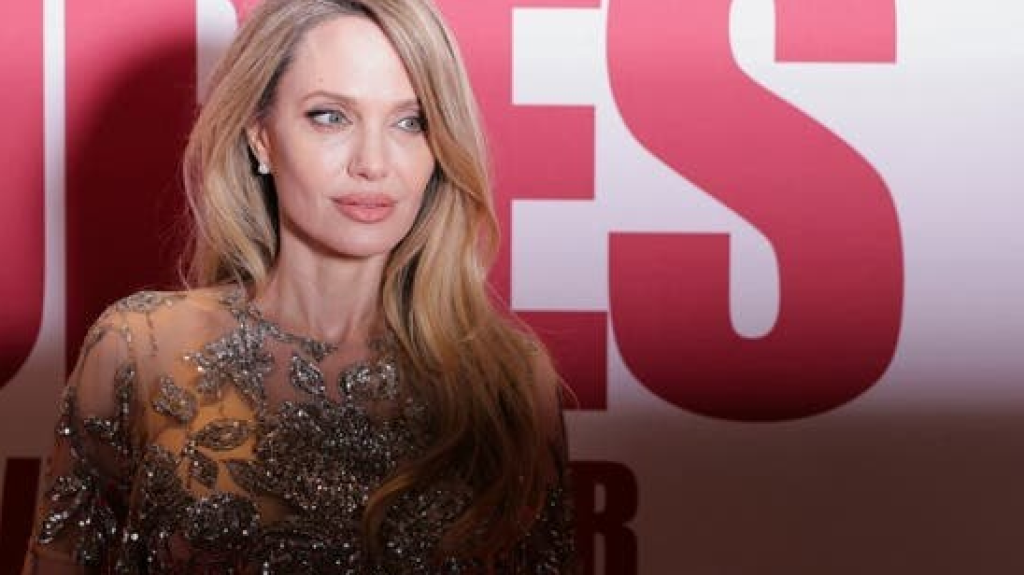 أنجلينا جولي تستحضر معركتها مع السرطان في فيلم 