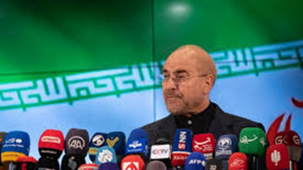قاليباف: أميركا تزعم زوراً أن الأصول الإيرانية المجمدة ستُستخدم لشراء منتجاتها