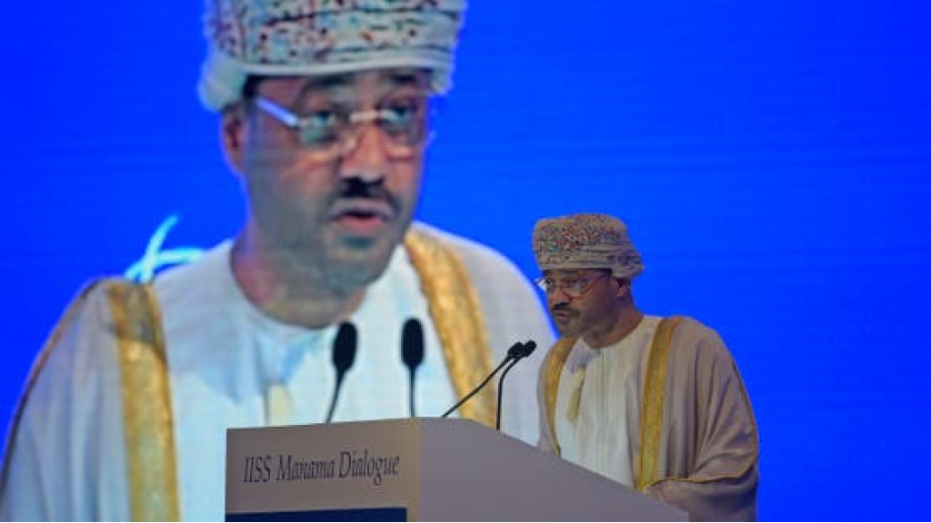 سلطنة عمان: لا نؤيد فرض رسوم على العبور من مضيق هرمز