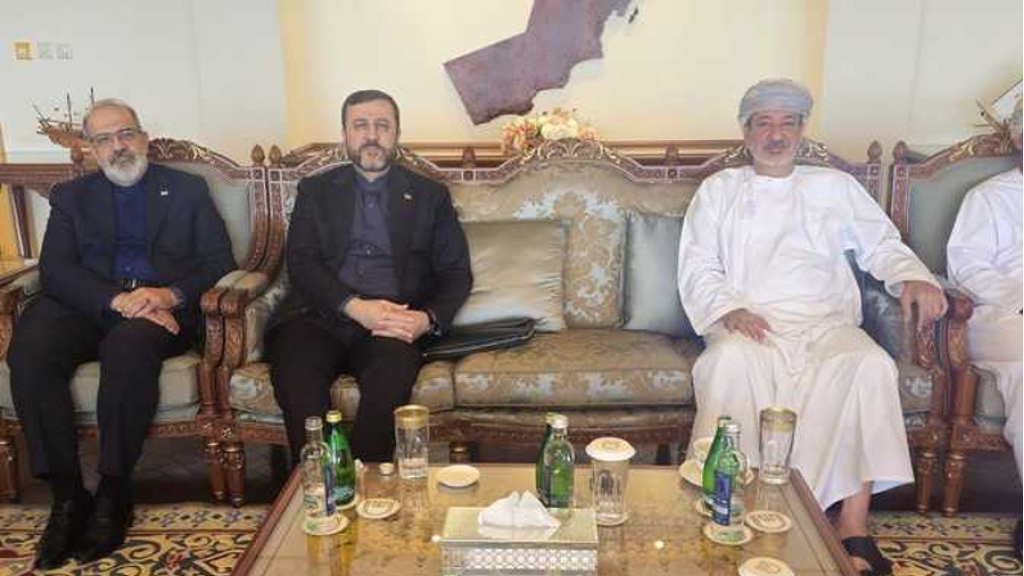 عُمان وإيران تعقدان أول اجتماع للجنة إدارة مضيق هرمز