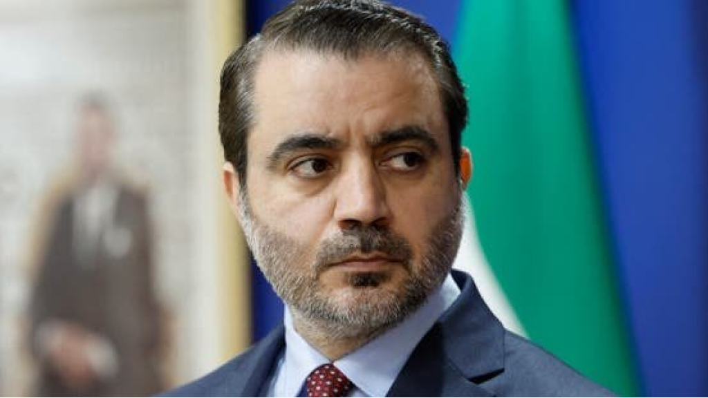 الشيباني إلى بيروت برسالة طمأنة: لا نية سورية للتدخل عسكرياً