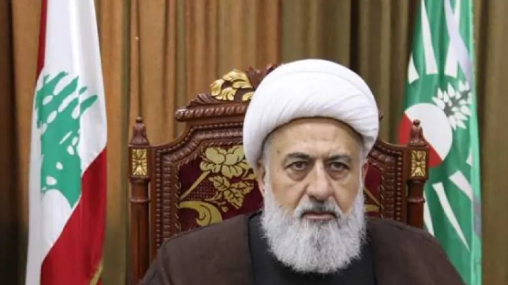 الشيخ الخطيب غادر إلى طهران للمشاركة في تشييع السيد الخامنئي