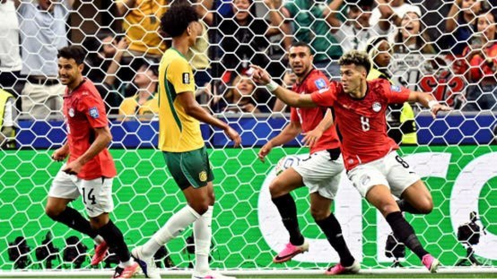 إمام عاشور يكتب التاريخ.. أول هدف مصري في 