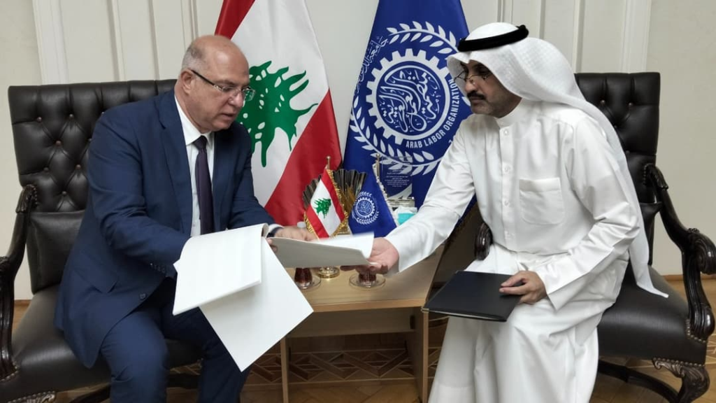 وزير العمل التقى المدير العام لمنظمة العمل العربية في القاهرة وبحثٌ في تعزيز التعاون ودعم لبنان