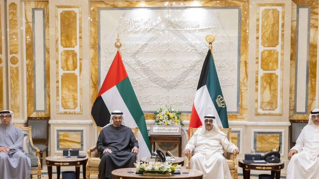 أمير الكويت والرئيس الإماراتي يبحثان العلاقات الثنائية وتطورات المنطقة