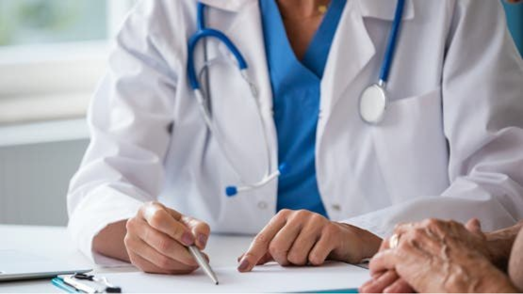 وفاة 3 أشخاص في بريطانيا بسبب نصيحة طبية خاطئة