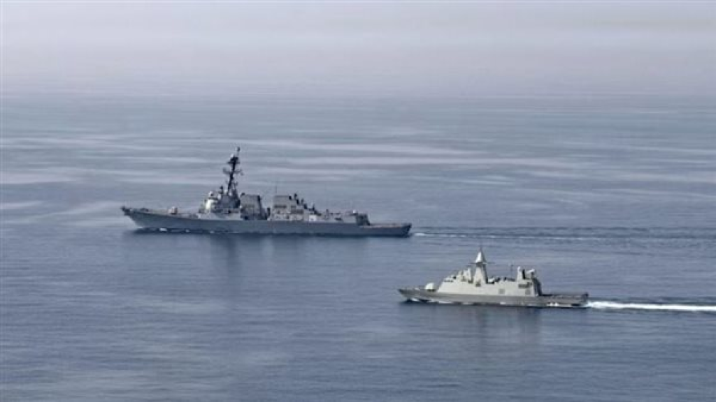 “بلومبرغ”: توقف حركة السفن بشكل شبه كامل في هرمز