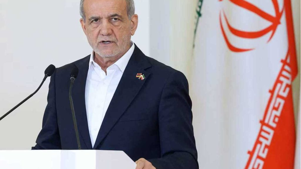 بزشكيان: الجنوب الإيراني رمز للمقاومة ضد الاستعمار وحارس للاستقلال