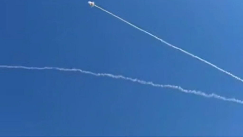 الجيش الإسرائيلي يعلن اعتراض صاروخ إيراني باتجاه العقبة في الأردن