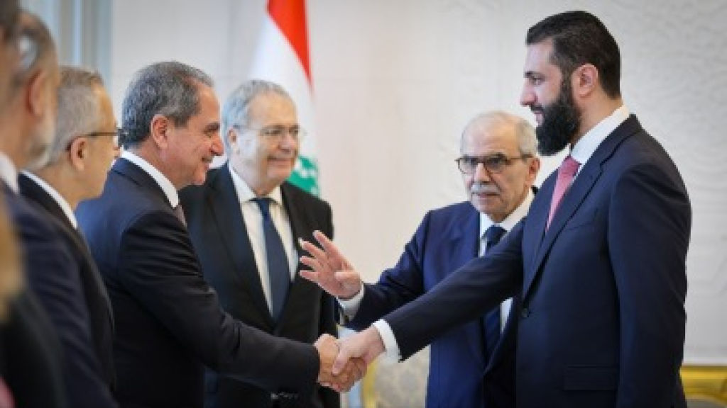 وزير الاقتصاد اللبناني يعلن اتفاقات مرتقبة مع سوريا.. ماذا تشمل؟
