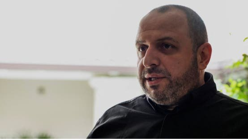أوكرانيا.. زيلينسكي يعيّن كبير المفاوضين رستم أوميروف رئيساً للاستخبارات